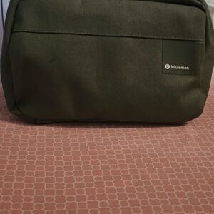 lululemon athletica Men’s Dark Olive Travel Toiletry Bag